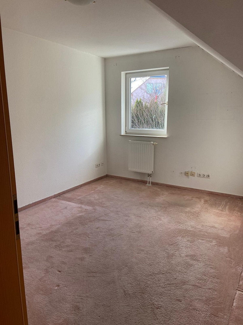Charmantes Reihenhaus mit Garten in 08280 Aue + Garagen – Aue – Vorschaubild 23