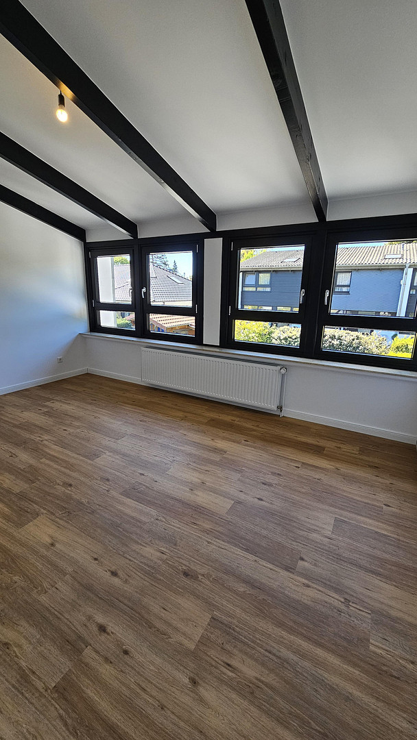 Neuwertiges Reihenmittelhaus mit PV-Anlage, Fußbodenheizung, neuem Dach, eigenem Garten & Garage – Delmenhorst – Vorschaubild 26