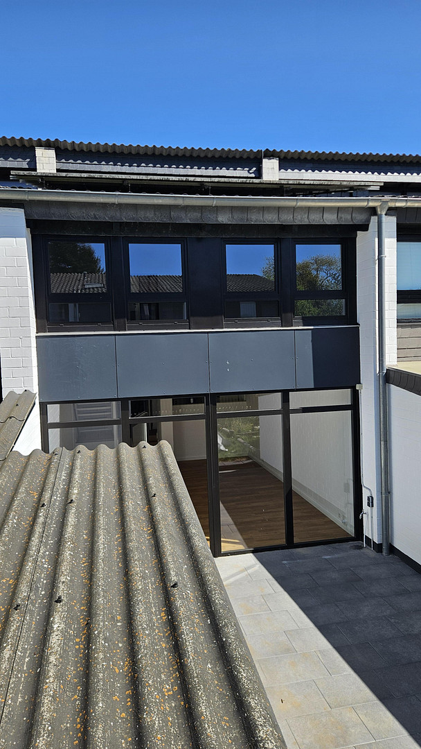 Neuwertiges Reihenmittelhaus mit PV-Anlage, Fußbodenheizung, neuem Dach, eigenem Garten & Garage – Delmenhorst – Vorschaubild 33