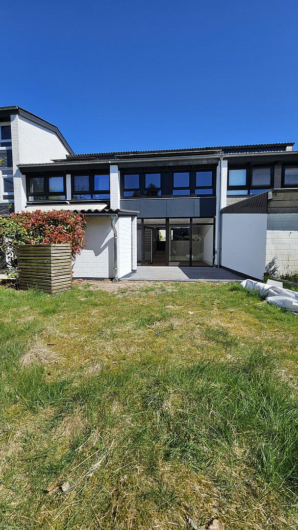 Neuwertiges Reihenmittelhaus mit PV-Anlage, Fußbodenheizung, neuem Dach, eigenem Garten & Garage – Delmenhorst – Vorschaubild 32