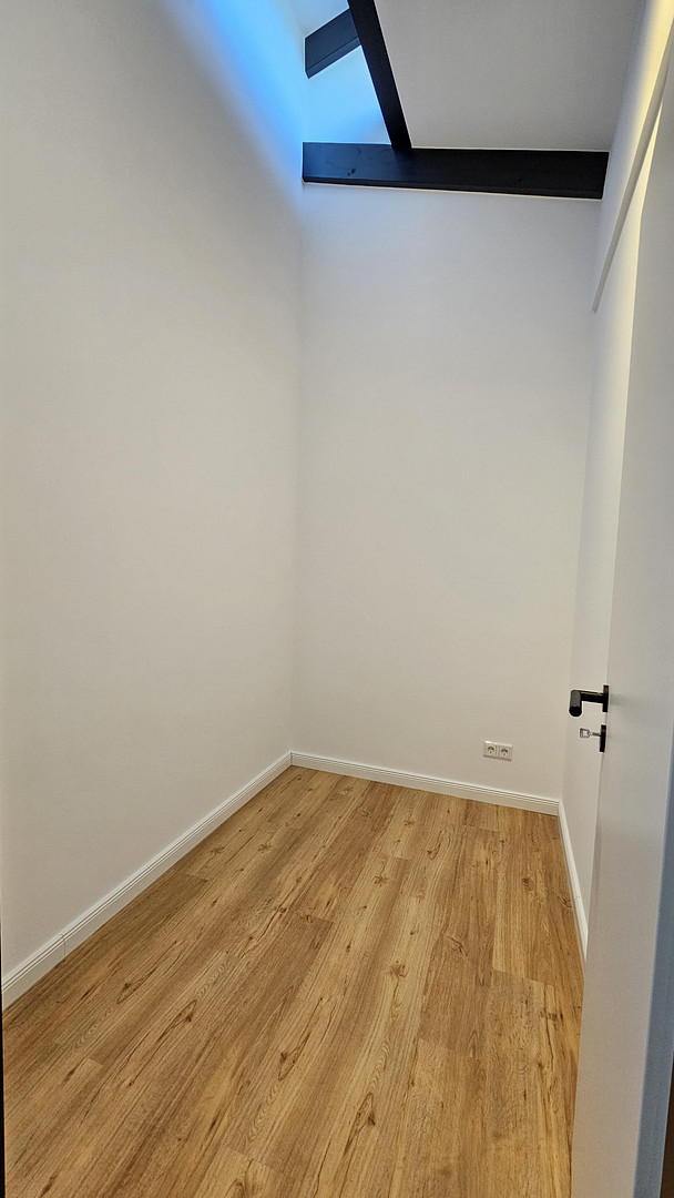 Neuwertiges Reihenmittelhaus mit PV-Anlage, Fußbodenheizung, neuem Dach, eigenem Garten & Garage – Delmenhorst – Vorschaubild 25