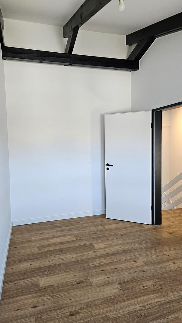 Neuwertiges Reihenmittelhaus mit PV-Anlage, Fußbodenheizung, neuem Dach, eigenem Garten & Garage – Delmenhorst – Vorschaubild 24