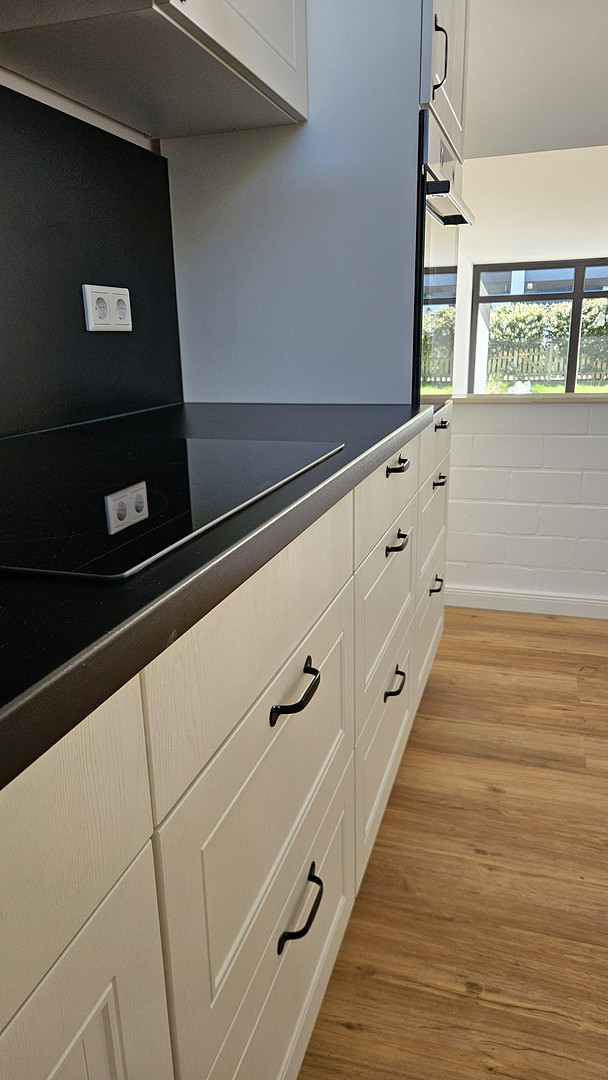 Neuwertiges Reihenmittelhaus mit PV-Anlage, Fußbodenheizung, neuem Dach, eigenem Garten & Garage – Delmenhorst – Vorschaubild 3