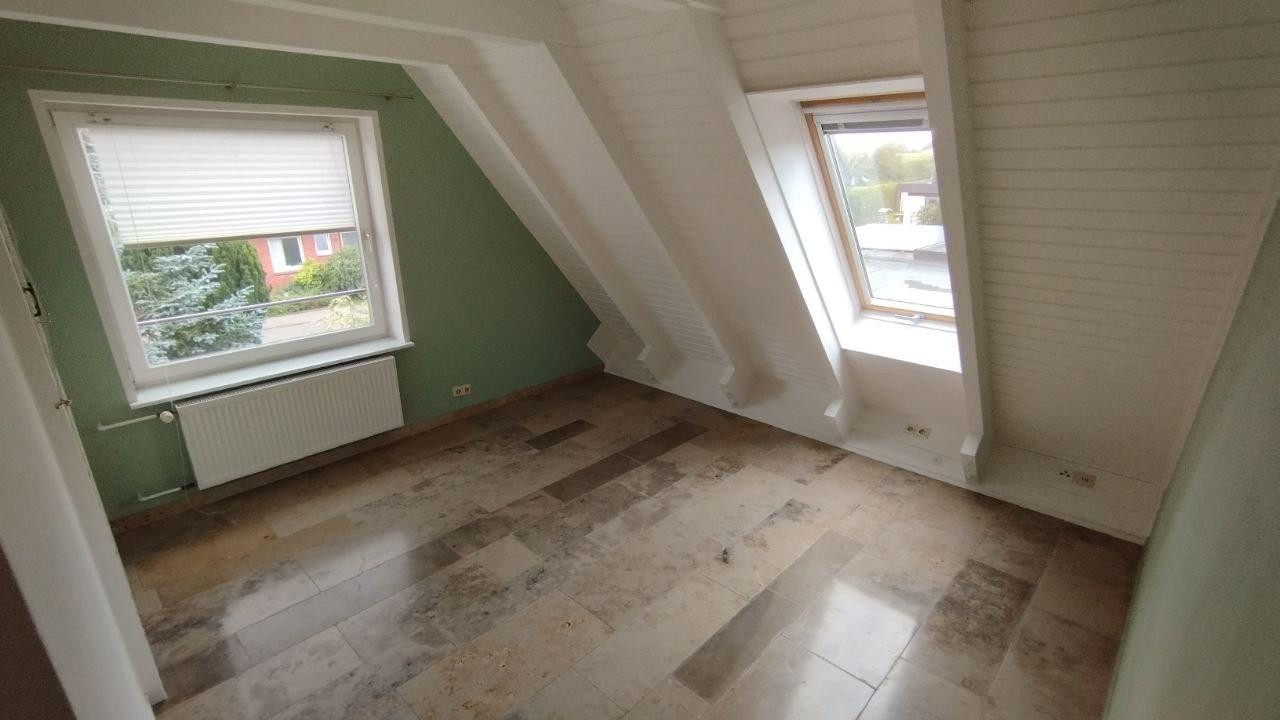 Mehrgenerationenhaus, ruhige Lage, idyllisch im Grünen gelegen – Holtsee – Vorschaubild 15