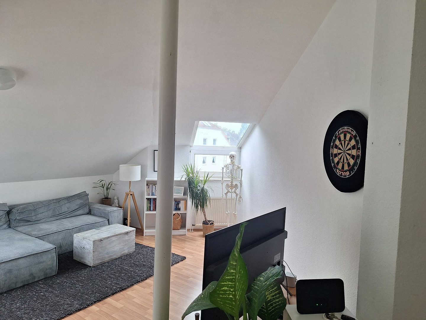 Traumhafte 2-Zi Dachgeschosswohnung mit Loggia im Grünen, freigestellt – Mainz – Vorschaubild 5