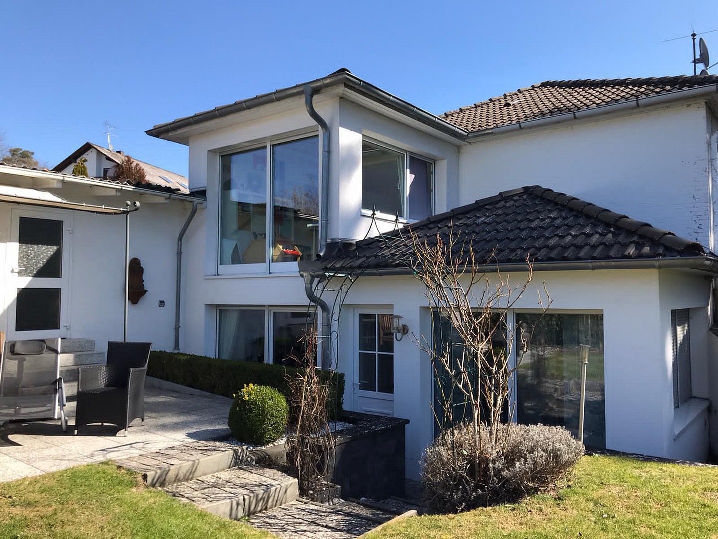 Tolle Gelegenheit - Einziehen & wohlfühlen! Großes Einfamilienhaus mit großem Garten und Kamin – Heidenrod(Mappershain) – Vorschaubild 2