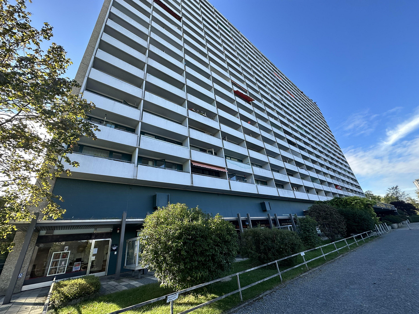 Großes möbliertes 1-Zimmer Apartment mit Balkon in München-Solln ab 01.11.2026 zu vermieten