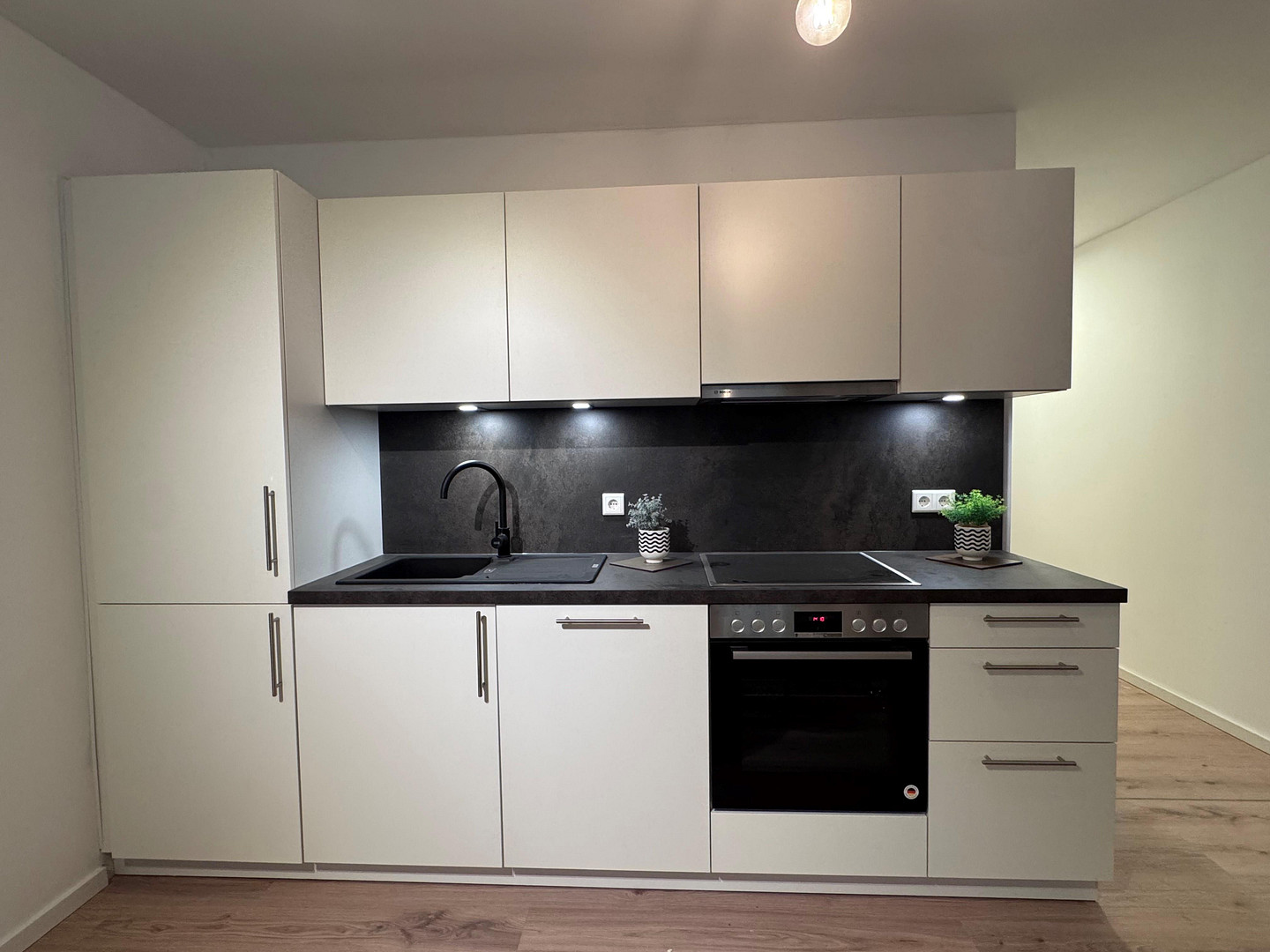 **NEUBAU** Charmante 3-Zimmer mit Balkon und Einbauküche – Kreuzstein Straße 9, 90438 Nürnberg(Schweinau) – Vorschaubild 2