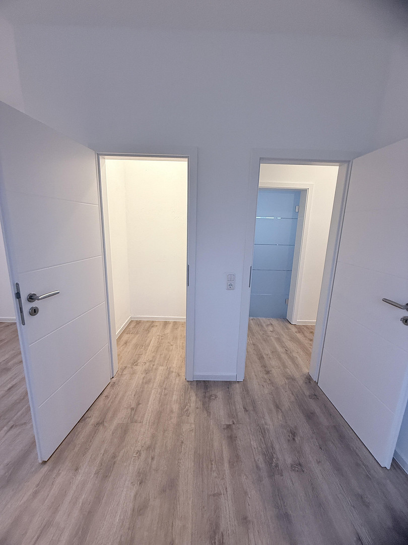 Frisch sanierte 2-Raum-Wohnung mit Einbauküche, Bad mit Wanne,  & Carport-Stellplatz – Merseburger Landstraße 32, 6246 Bad Lauchstädt – Vorschaubild 6