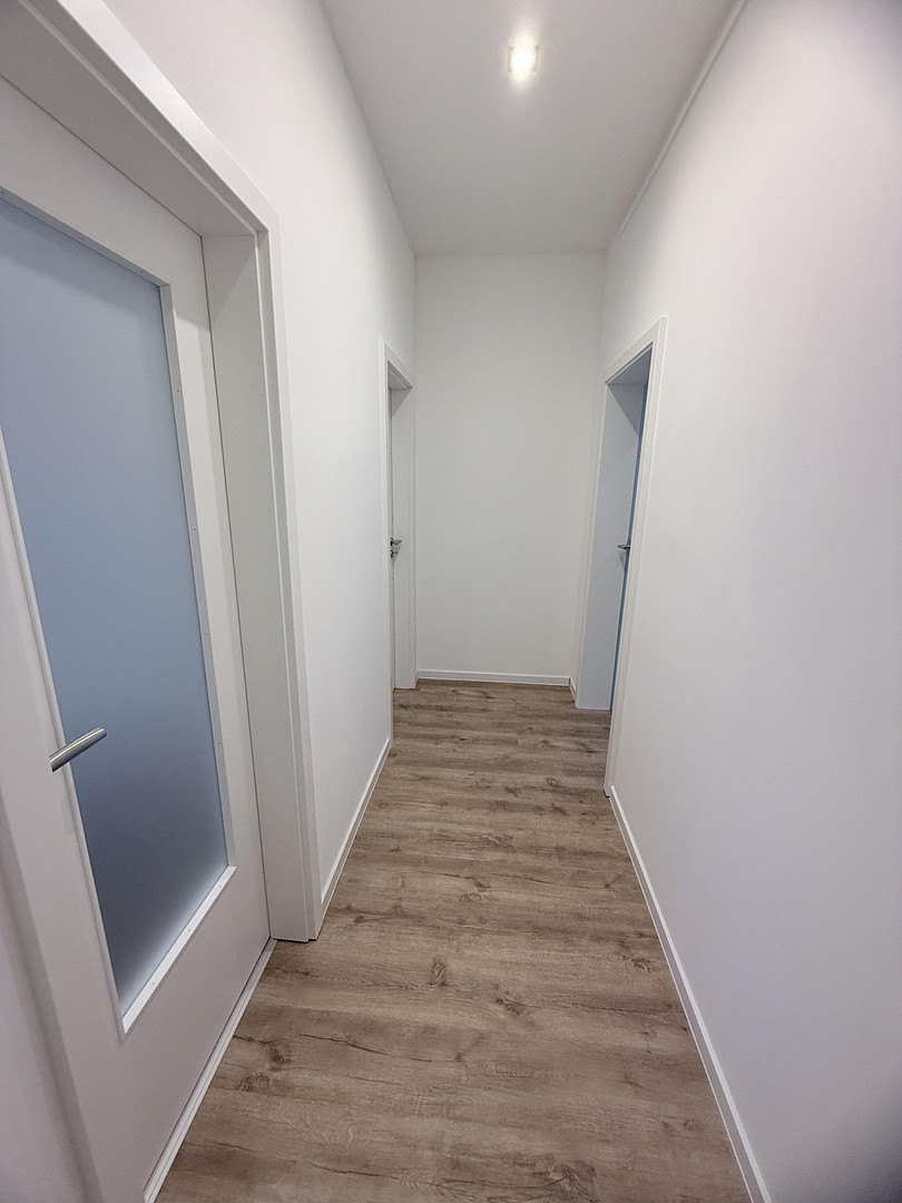 Frisch sanierte 2-Raum-Wohnung mit Einbauküche, Bad mit Wanne,  & Carport-Stellplatz – Merseburger Landstraße 32, 6246 Bad Lauchstädt – Vorschaubild 9