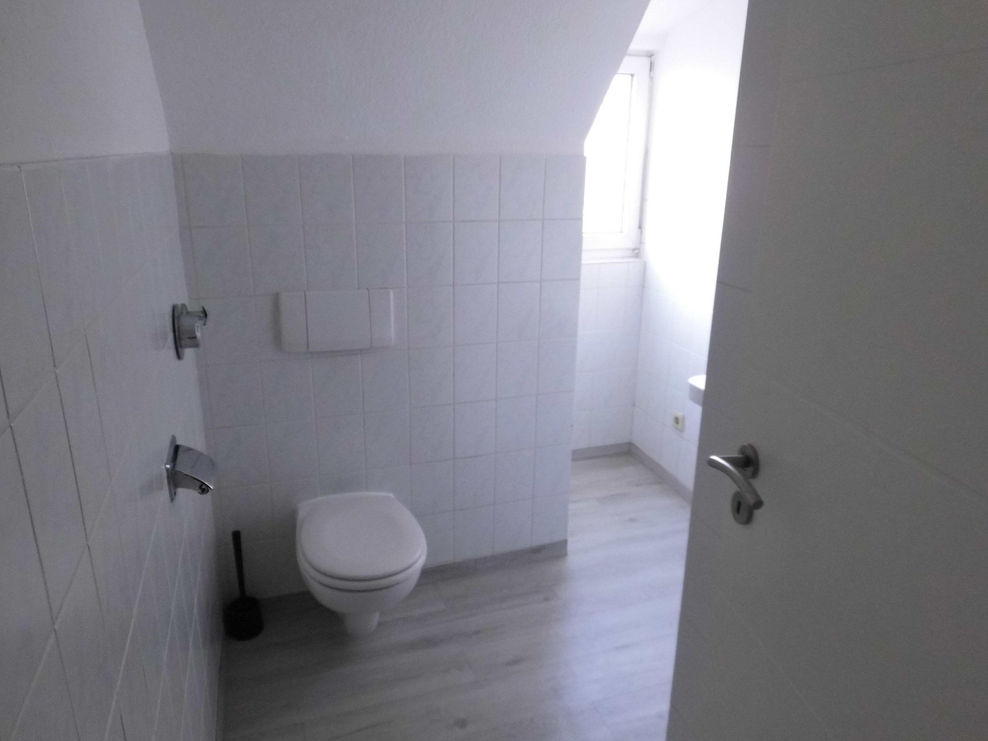 Großes Mehrfamilienhaus mit 8 Wohnungen und 5 Garagen von Privat – Stuttgart(Bad Cannstatt) – Vorschaubild 3