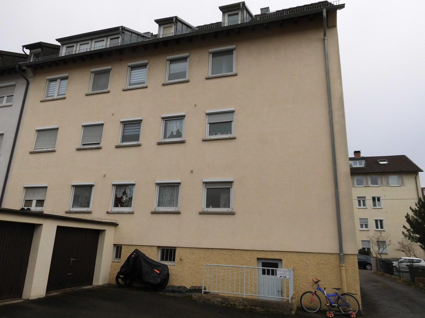 Großes Mehrfamilienhaus mit 8 Wohnungen und 5 Garagen von Privat – Stuttgart(Bad Cannstatt) – Vorschaubild 2
