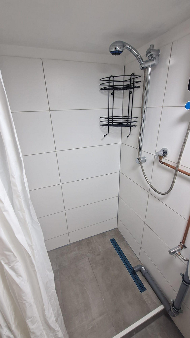 One Room Appartment with Toilette, Shower, Kitchen etc inside – Stubenlohstr. 6, 91052 Erlangen – Vorschaubild 3
