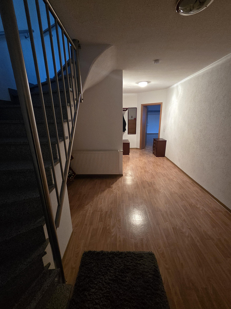 Freistehendes Zweifamilienhaus mit großem Garten – Gensingen – Vorschaubild 15