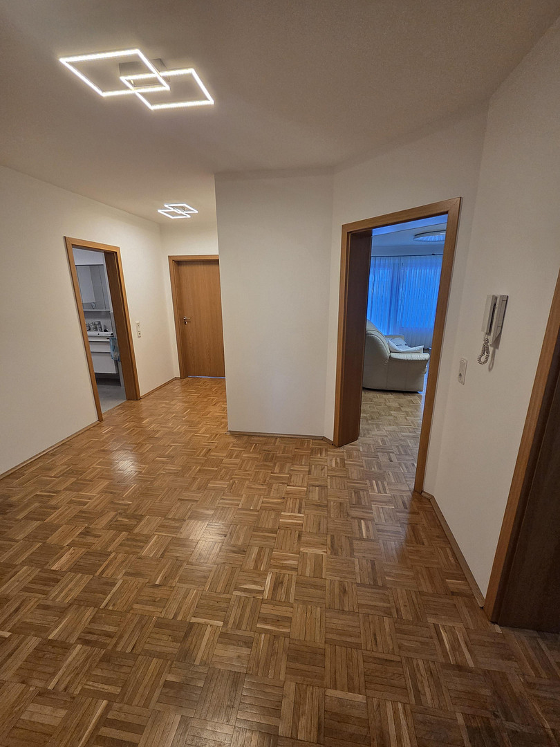 Freistehendes Zweifamilienhaus mit großem Garten – Gensingen – Vorschaubild 6