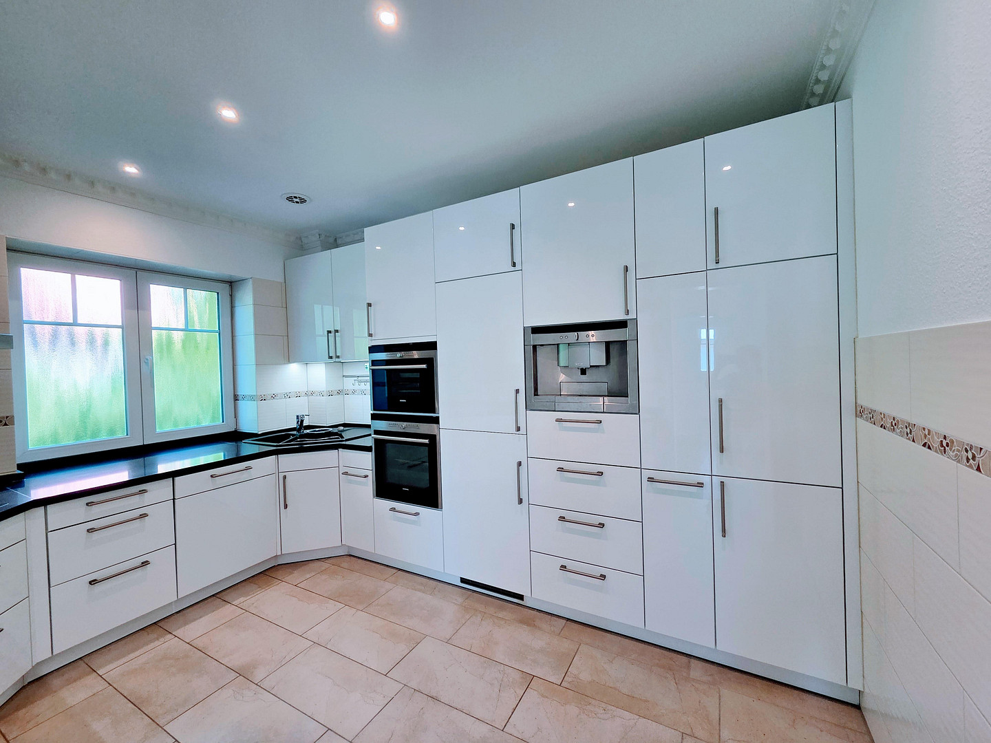 190 m² Gesamtfläche | Hochwertige Haus mit Vollkeller | Toplage Sasel | Provisionsfrei – Frahmredder 85C, 22393 Hamburg(Sasel) – Vorschaubild 2