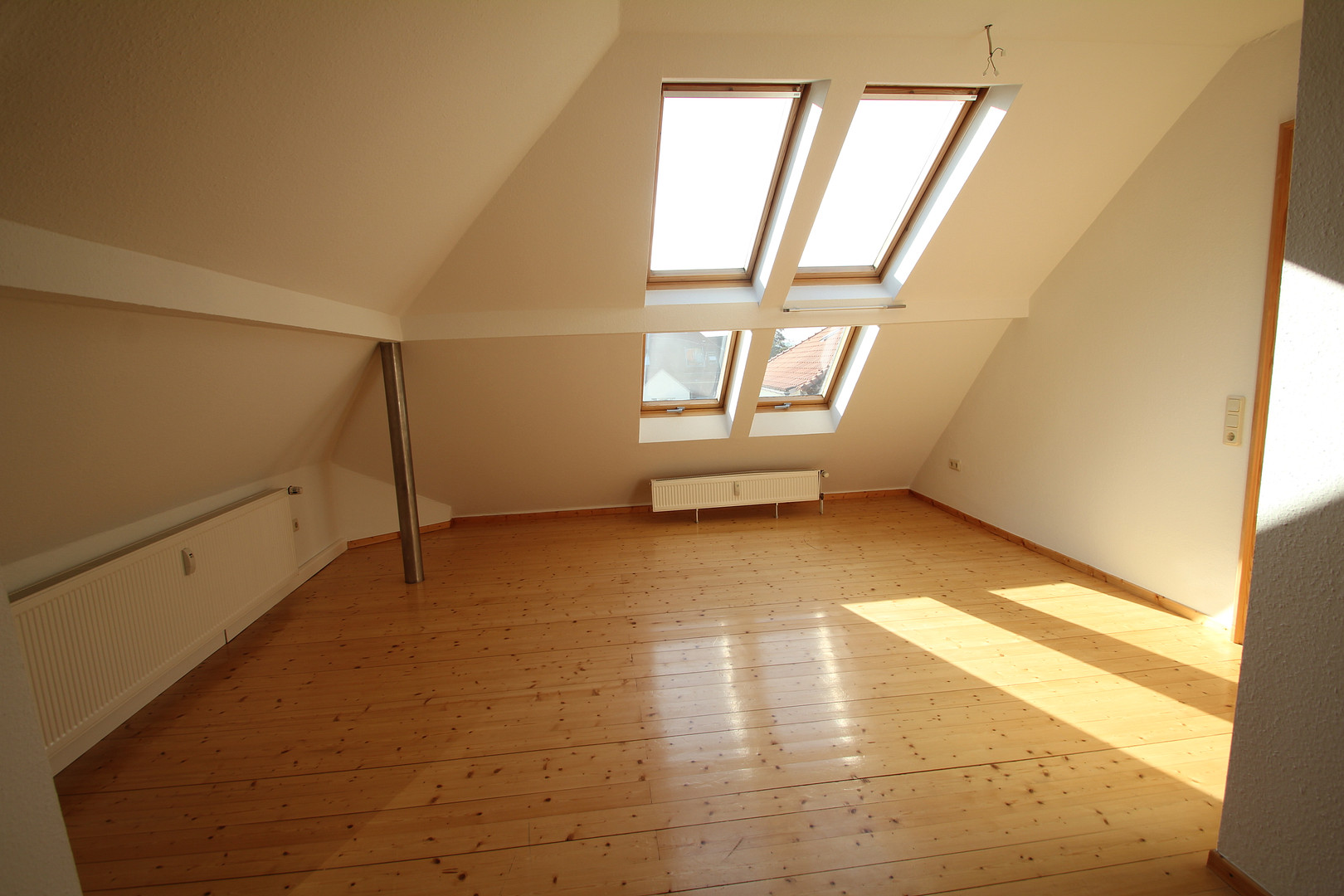 OSTVIERTEL, An der Schillerwiese, Sonnige 2-Zimmer-Dachgeschoß-Whg, H52 E5 – 37085 Göttingen – Vorschaubild 4