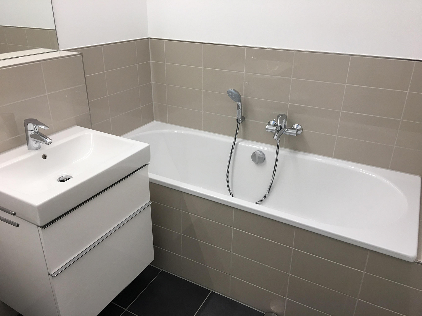 Großzügiges Wohnen 5 Zimmer Maisonette auf 160 m² direkt am Jungfernheidepark – Heinickeweg 15, 13627 Berlin(Charlottenburg-Nord) – Vorschaubild 8