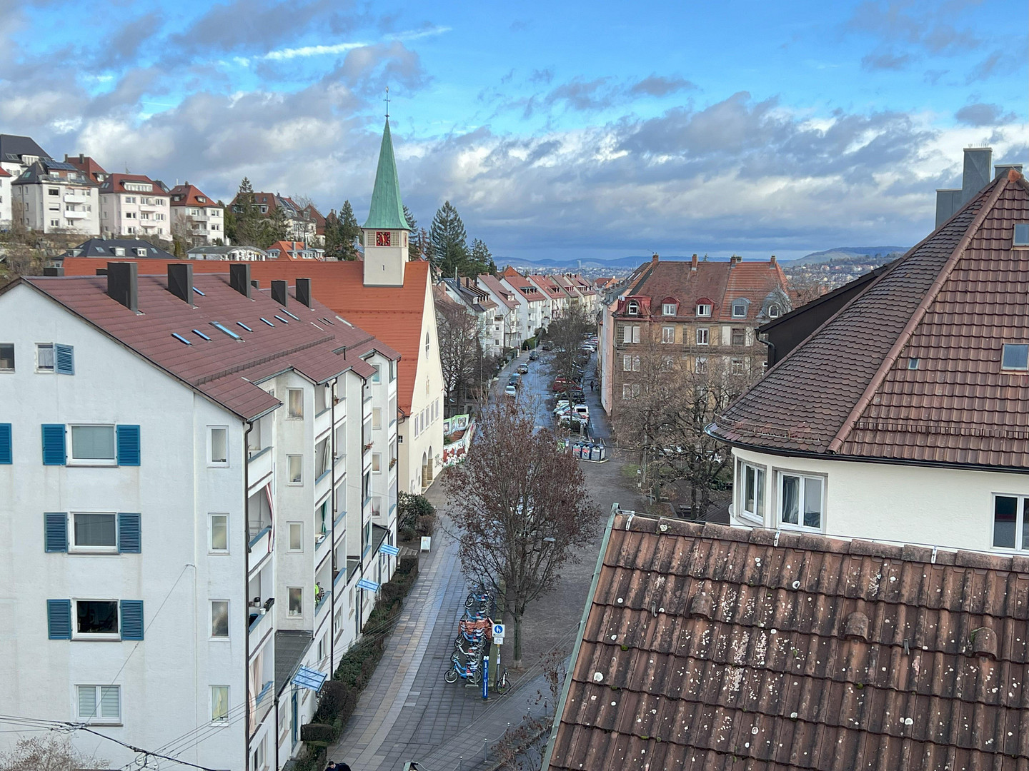 Stilvolle und möblierte 2-Zimmer-Wohnung in Stuttgart-West (flexible Befristung möglich) – Stuttgart(West) – Vorschaubild 2