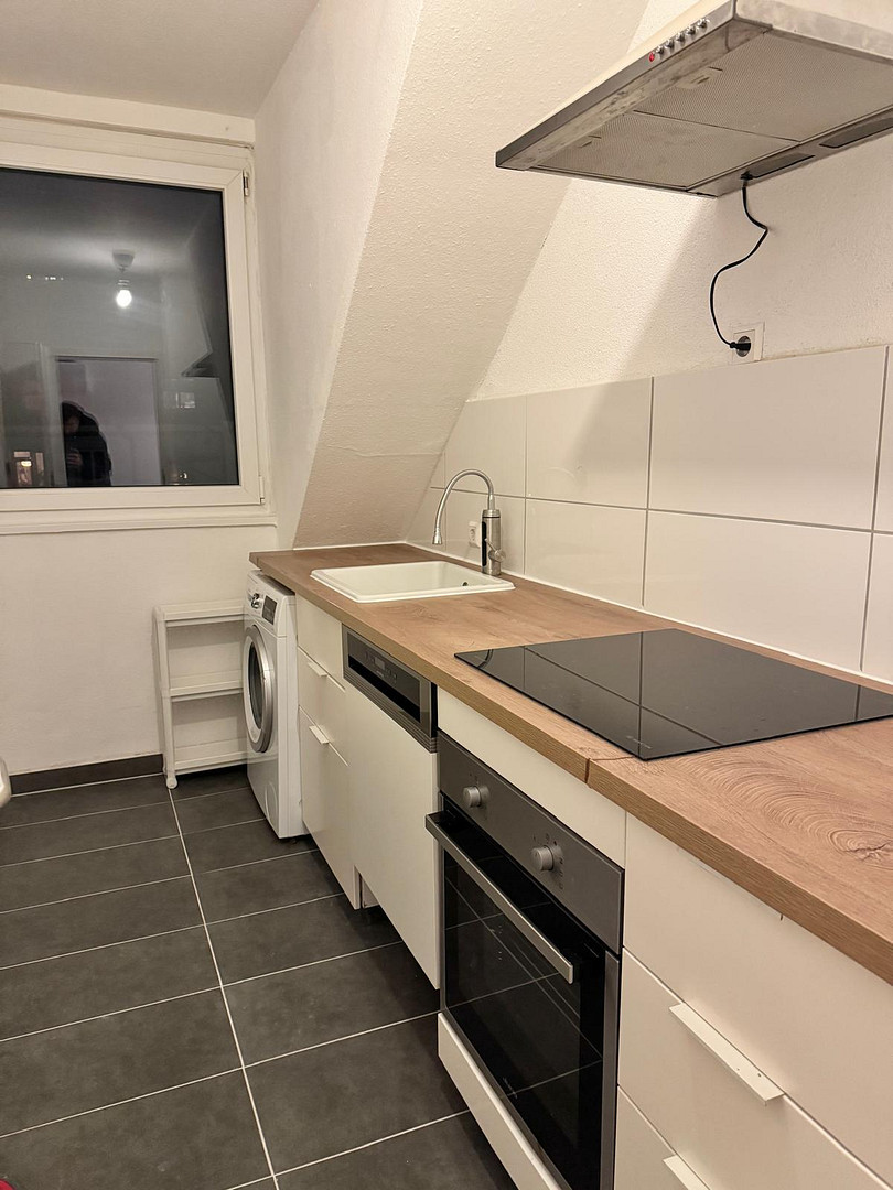 Stilvolle und möblierte 2-Zimmer-Wohnung in Stuttgart-West (flexible Befristung möglich) – Stuttgart(West) – Vorschaubild 3