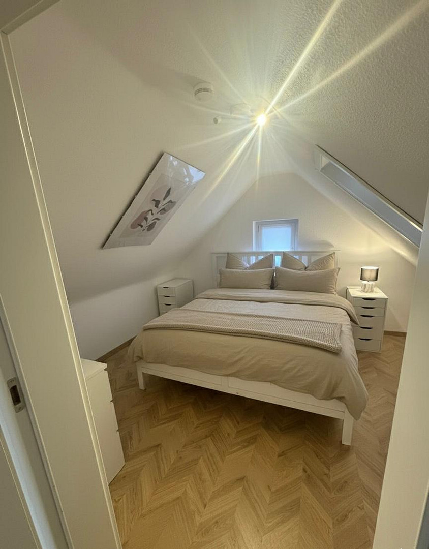 Stilvolle und möblierte 2-Zimmer-Wohnung in Stuttgart-West (flexible Befristung möglich) – Stuttgart(West) – Vorschaubild 4