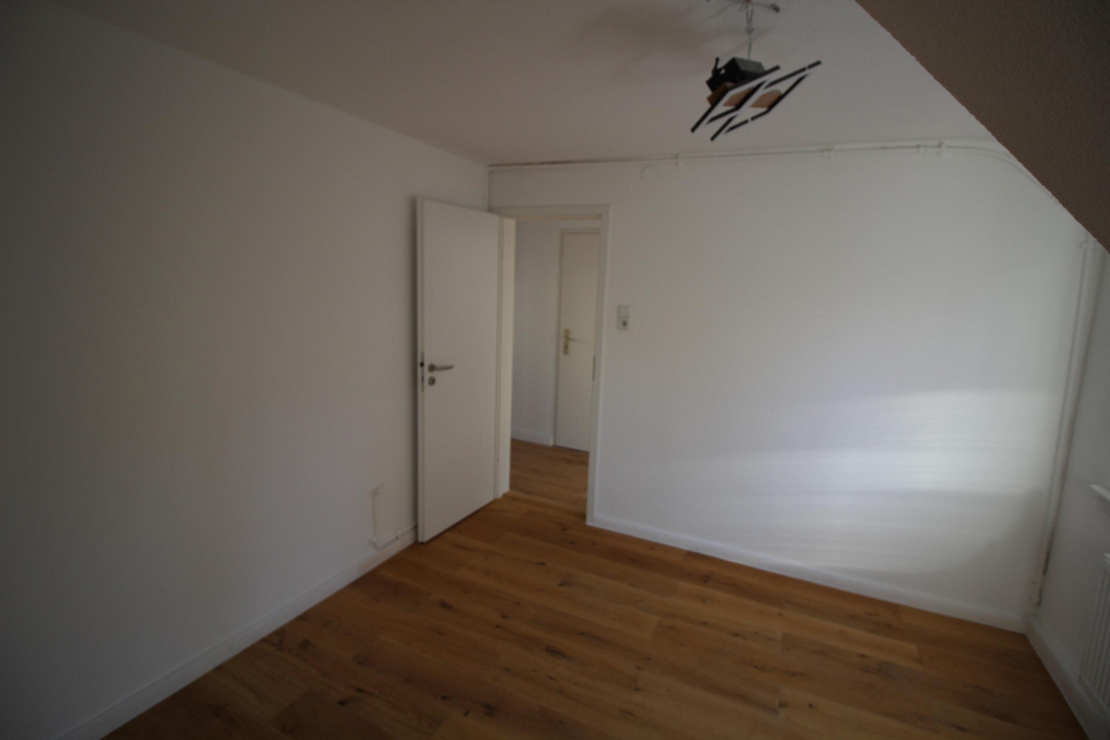 3-Familienhaus mit Einzelgarage in Stuttgart-Süd !!! Top Kapitalanlage ca. 6 % Rendite !!! – Stuttgart(Süd) – Vorschaubild 12