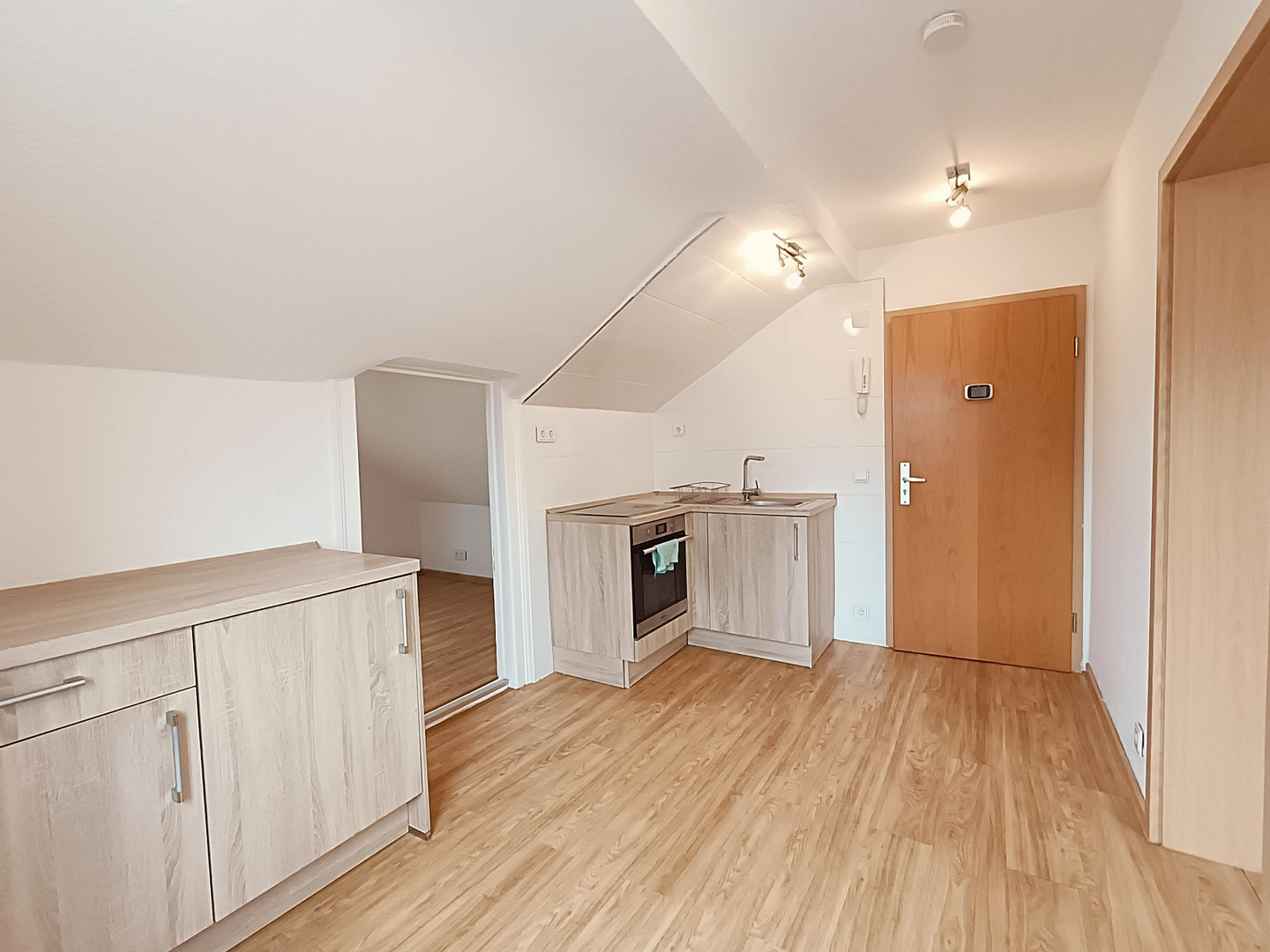 Die perfekte Wohnung für Singles oder Pendler im Stadtzentrum und ruhig – Knapperstraße 43-45, 58507 Lüdenscheid – Vorschaubild 7