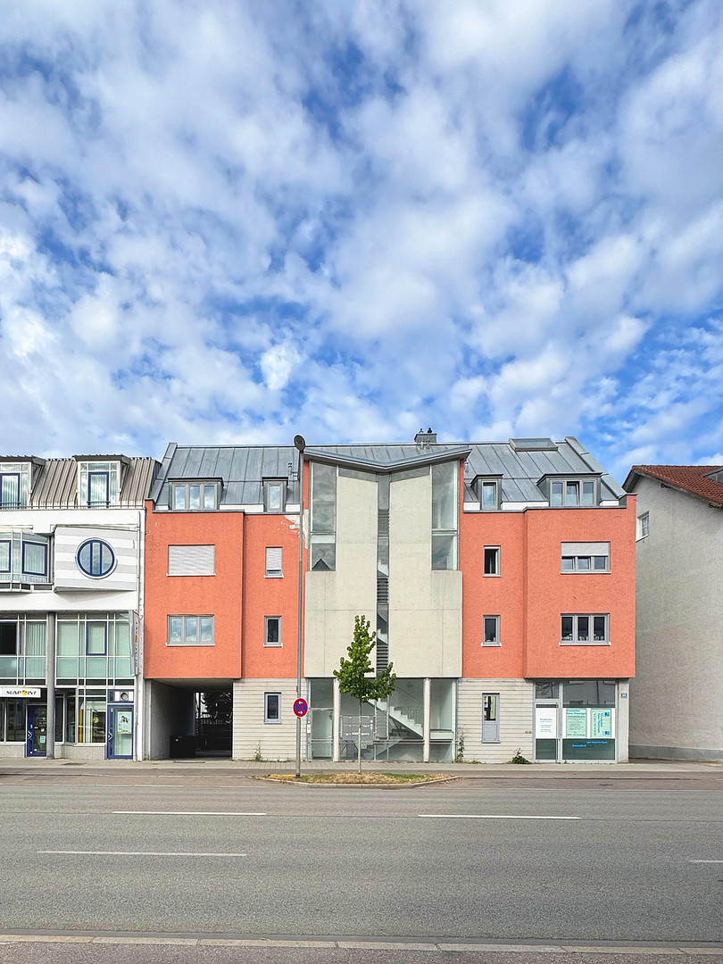 Atelier Wohnung / Gewerbe EG & 3 Wohnungen 2.OG nähe HBF mit Keller und TG STP