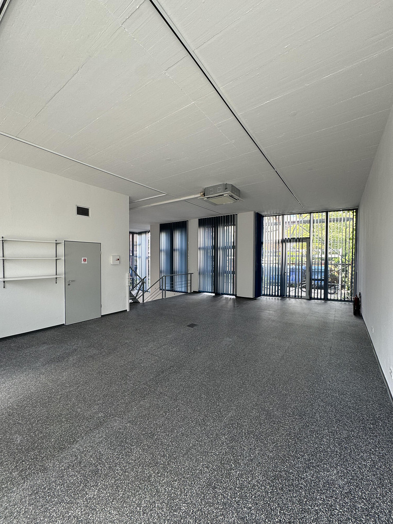 Atelier Wohnung / Gewerbe EG & 3 Wohnungen 2.OG nähe HBF mit Keller und TG STP – Münchener Straße 113, 85051 Ingolstadt – Vorschaubild 2