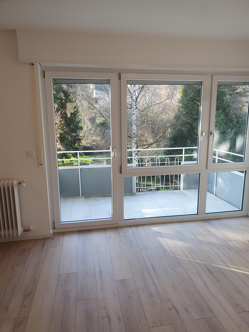 Helle, gut geschnittene 2-Zimmer-Wohnung mit Balkon