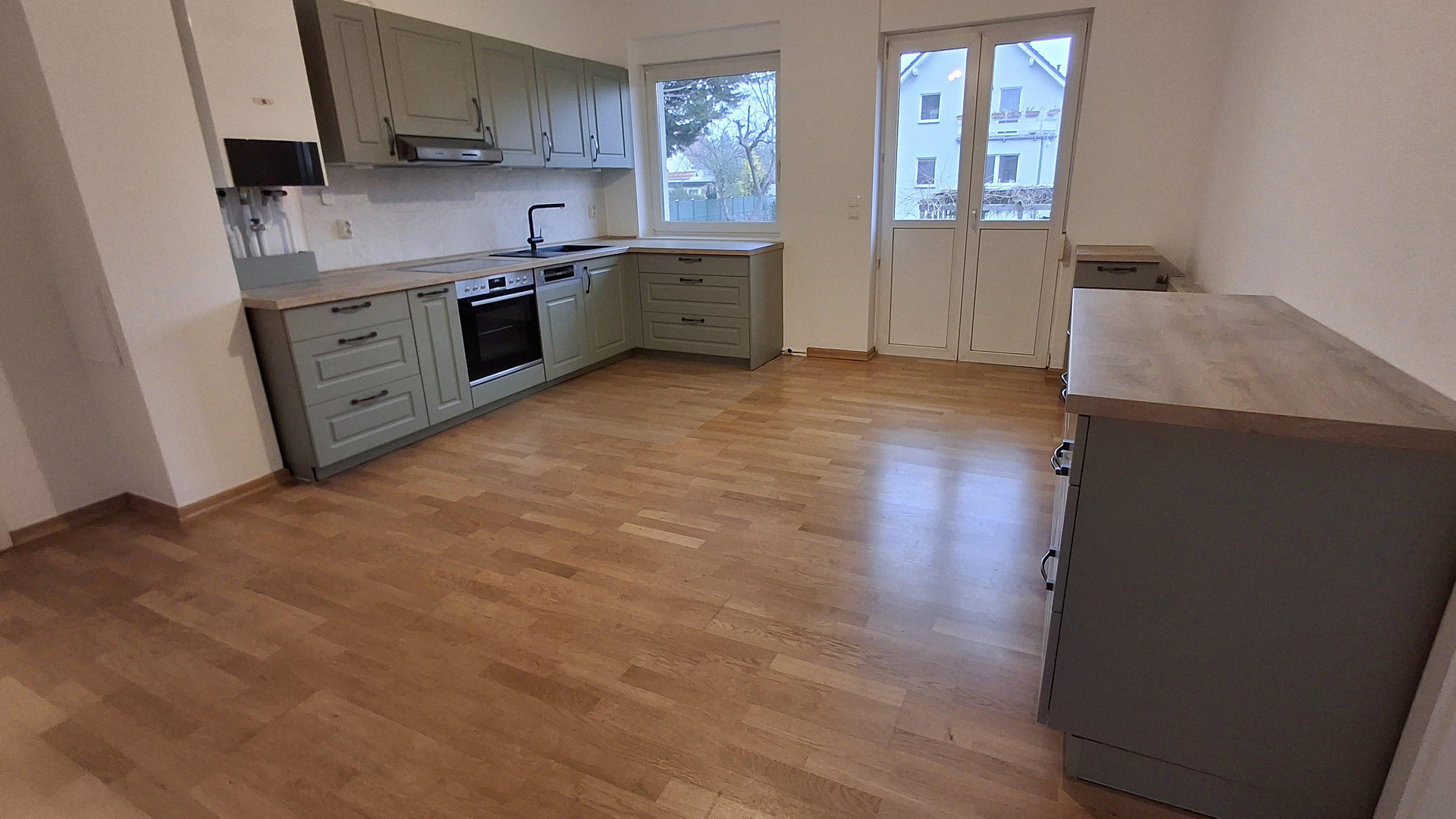 Property thumbnail 11