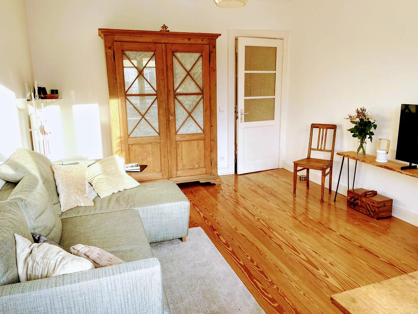 Lichtdurchflutete 2,5 Zimmer Wohnung courtagefrei in Winterhude – Lattenkamp 10, 22299 Hamburg(Winterhude) – Vorschaubild 3