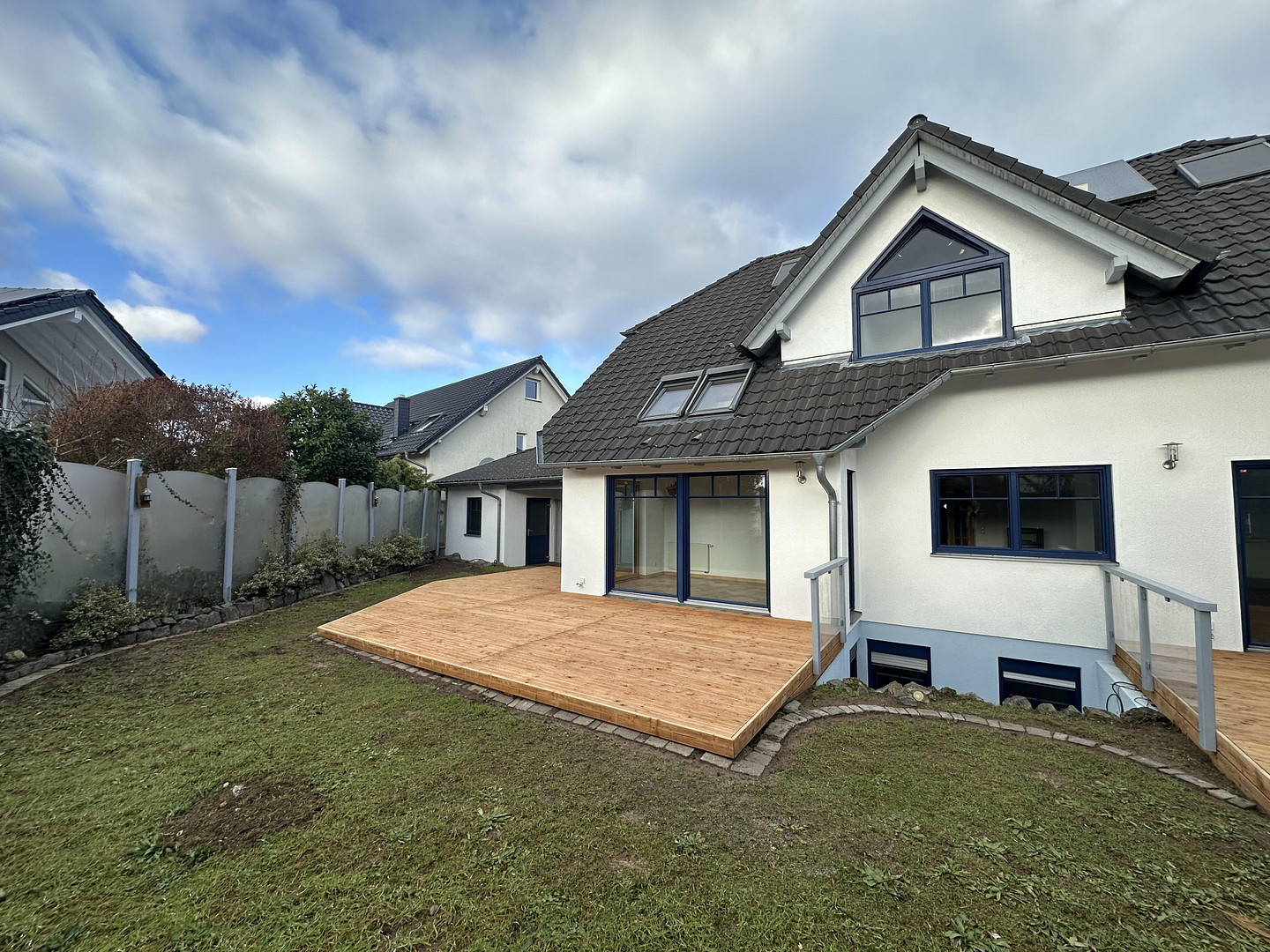 Großzügiges energieeffizientes Huxel-Holz-Einfamilienhaus mit Einliegerwohnung St. Leon, 10,5 Zimmer – St.Leon-Rot(Sankt Leon) – Vorschaubild 9