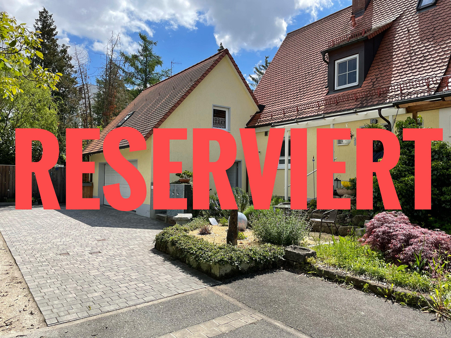 RESERVIERT- Ihr privates Paradies zu zweit – Stilvolles Haus mit Pool, Doppelgarage und Gartenidylle
