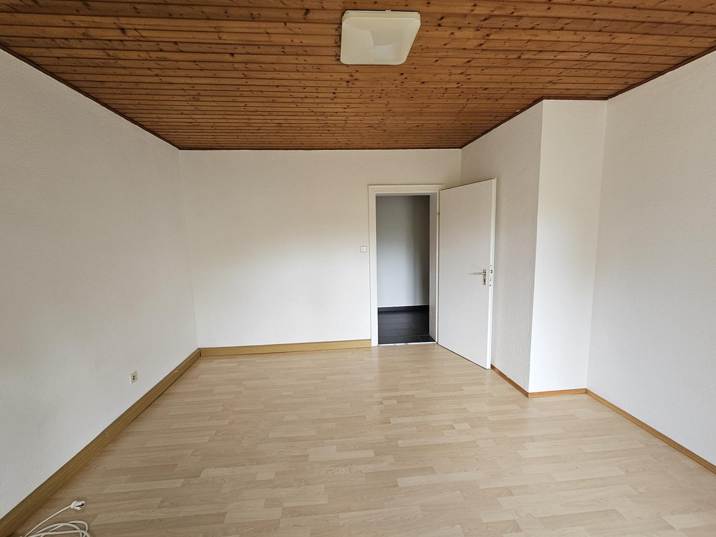 Kapitalanlage mit hoher Rendite: Helle sanierte Wohnung mit Balkon – Schneidemühler Str. 39D, 76139 karlsruhe(Waldstadt) – Vorschaubild 5