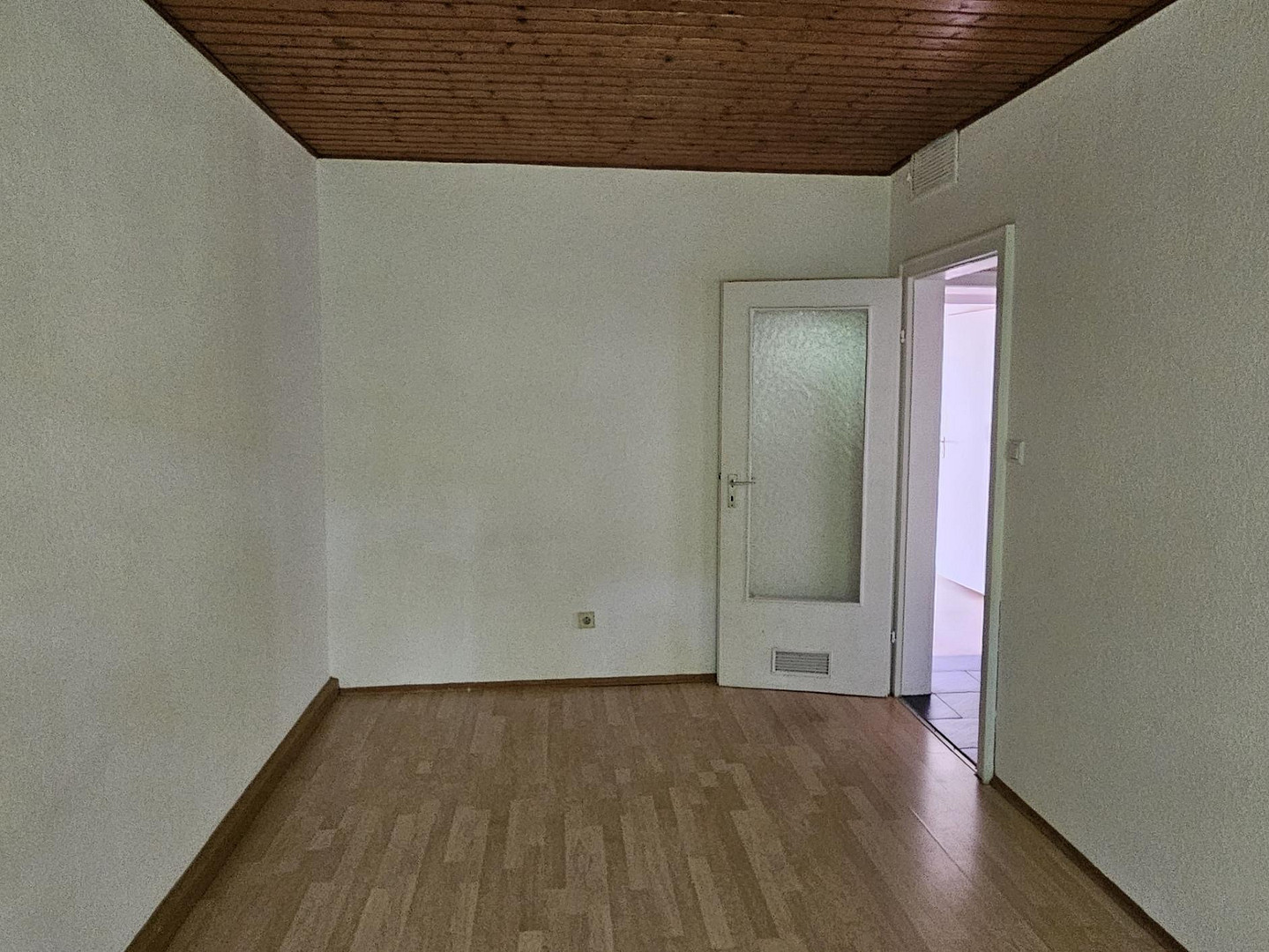 Kapitalanlage mit hoher Rendite: Helle sanierte Wohnung mit Balkon – Schneidemühler Str. 39D, 76139 karlsruhe(Waldstadt) – Vorschaubild 15