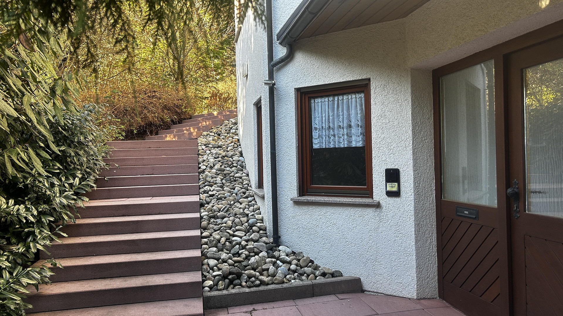 Haus mit viel Licht, Platz und Aussicht. Auch als Generationenhaus oder mit Praxis geeignet. – Endingen, 72336 Balingen-Endingen – Vorschaubild 2