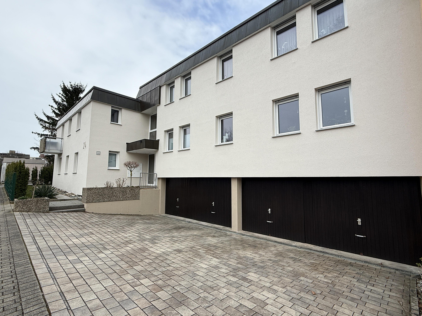 PROVISIONSFREI !  KFW-Saniertes Top 4-Fam.Haus inkl. 4 Garagen auf 672 qm Grundstück – Auf der Gans 24, 70374 Stuttgart Sommerrain(Sommerrain) – Vorschaubild 4
