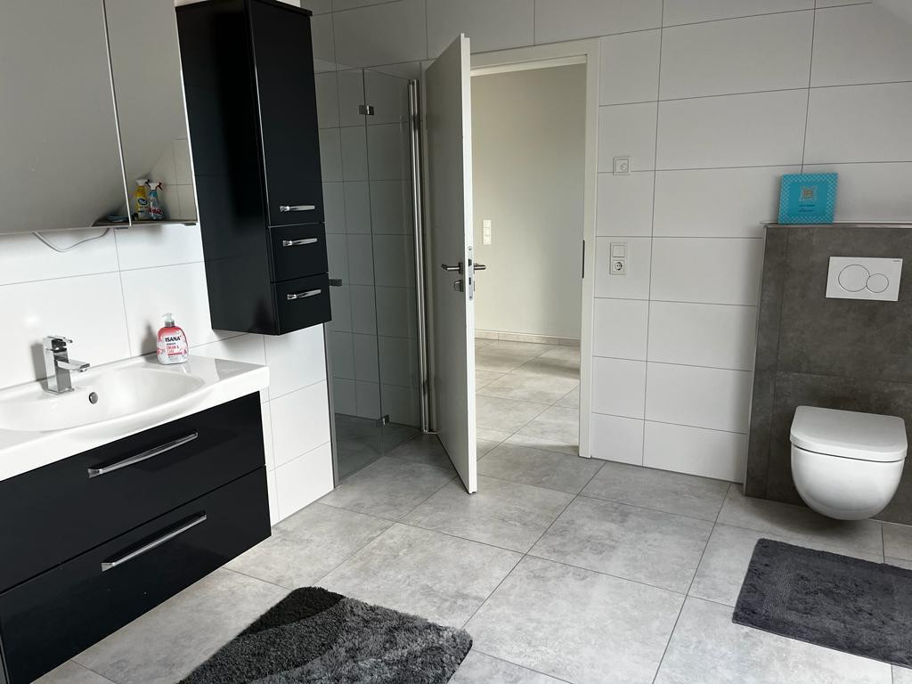 Zeitlose Eleganz trifft Küstenlage – Exklusiver, energieeffizienter Neubau in Bensersiel – Oll Deep 11, 26427 Esens – Vorschaubild 29