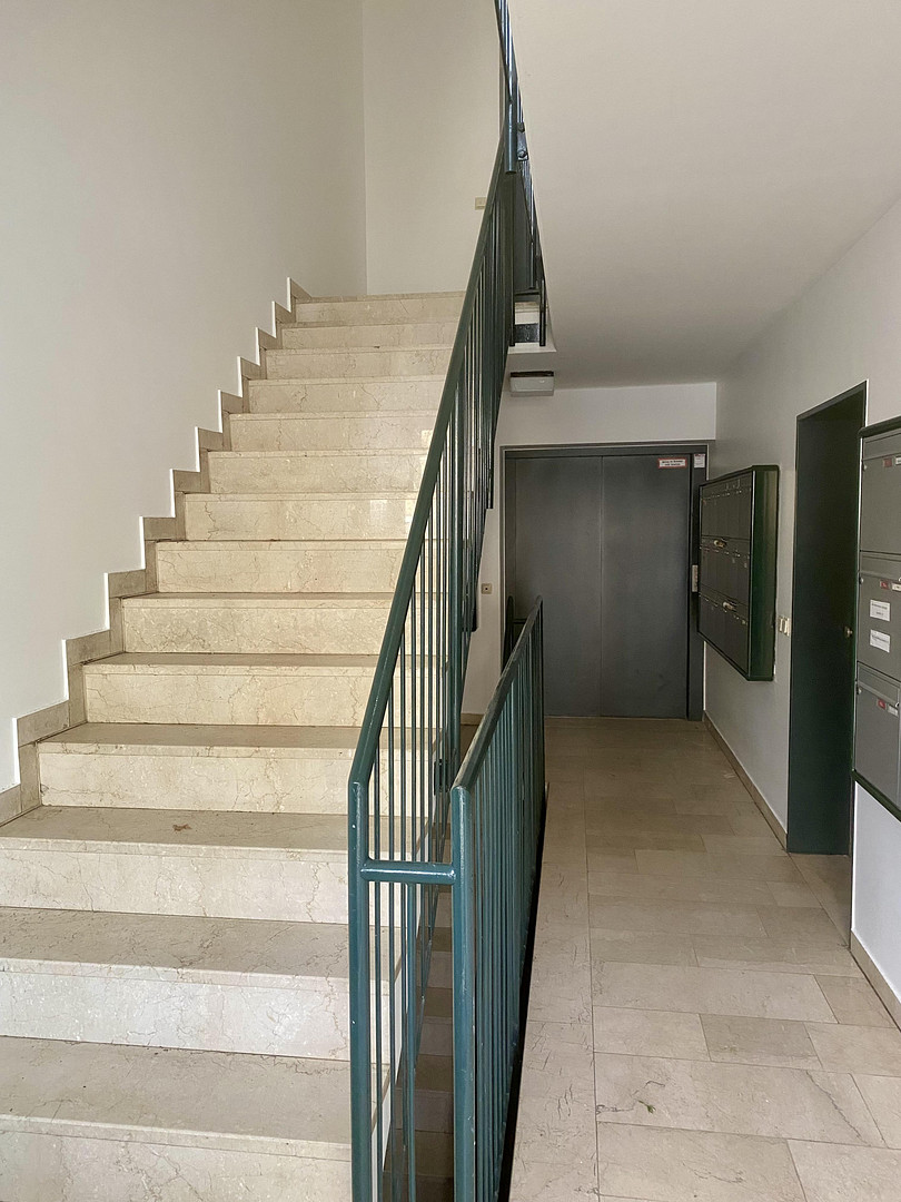 von privat - 12 qm Südbalkon, ruhige Innenhoflage, 50 m zur U-Bahn – Heinz-Hilpert-Straße, 81739 München(Neuperlach) – Vorschaubild 4