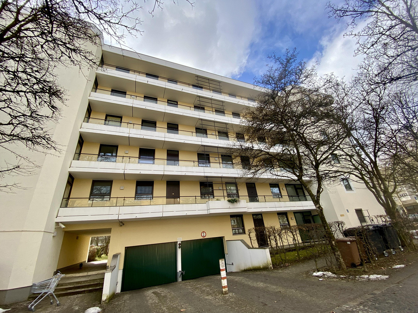 von privat - 12 qm Südbalkon, ruhige Innenhoflage, 50 m zur U-Bahn – Heinz-Hilpert-Straße, 81739 München(Neuperlach) – Vorschaubild 3