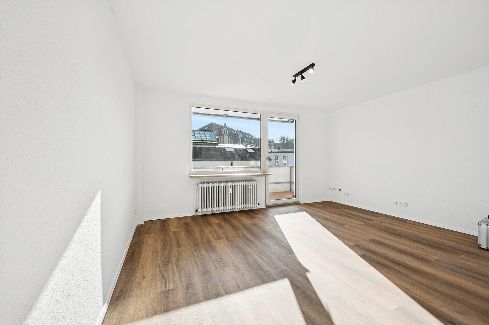Provisionsfreie, Bezugsfreie 2-Zimmer-Wohnung mit Balkon & Garagenstellplatz