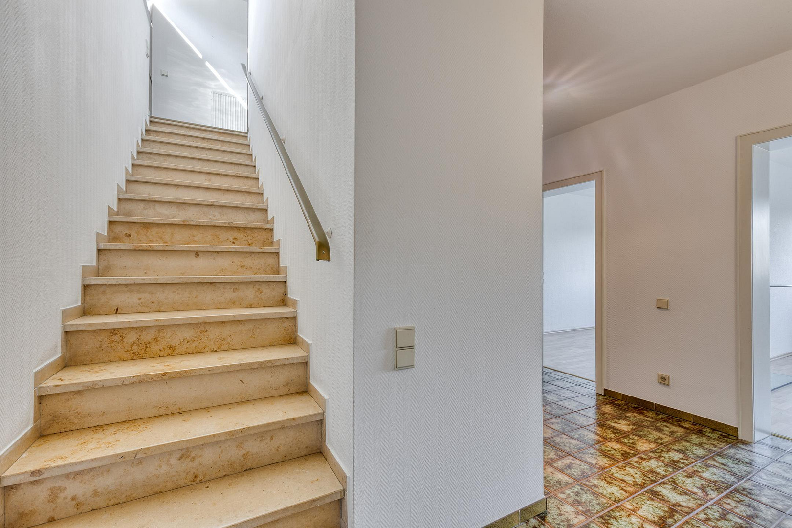 Haus in Höhenlage mit Baugrundstück & Ausbaupotenzial -Wachtberg-Niederbachem – Wachtberg Niederbachem(Niederbachem) – Vorschaubild 13