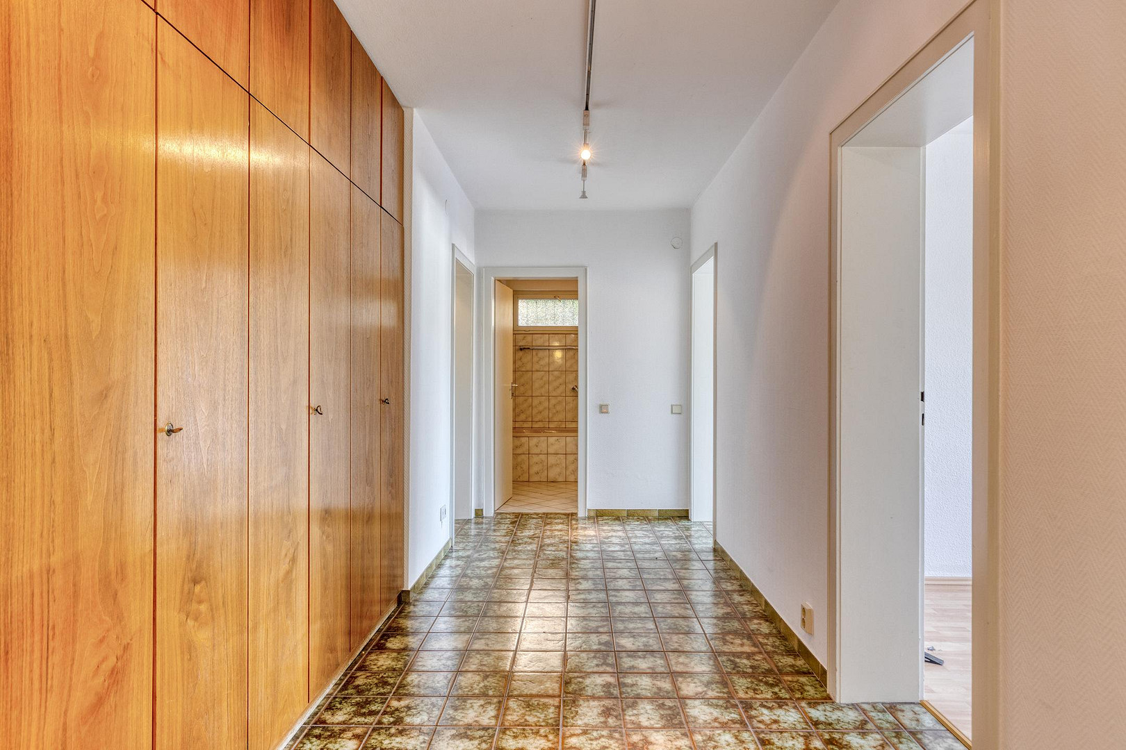 Haus in Höhenlage mit Baugrundstück & Ausbaupotenzial -Wachtberg-Niederbachem – Wachtberg Niederbachem(Niederbachem) – Vorschaubild 14