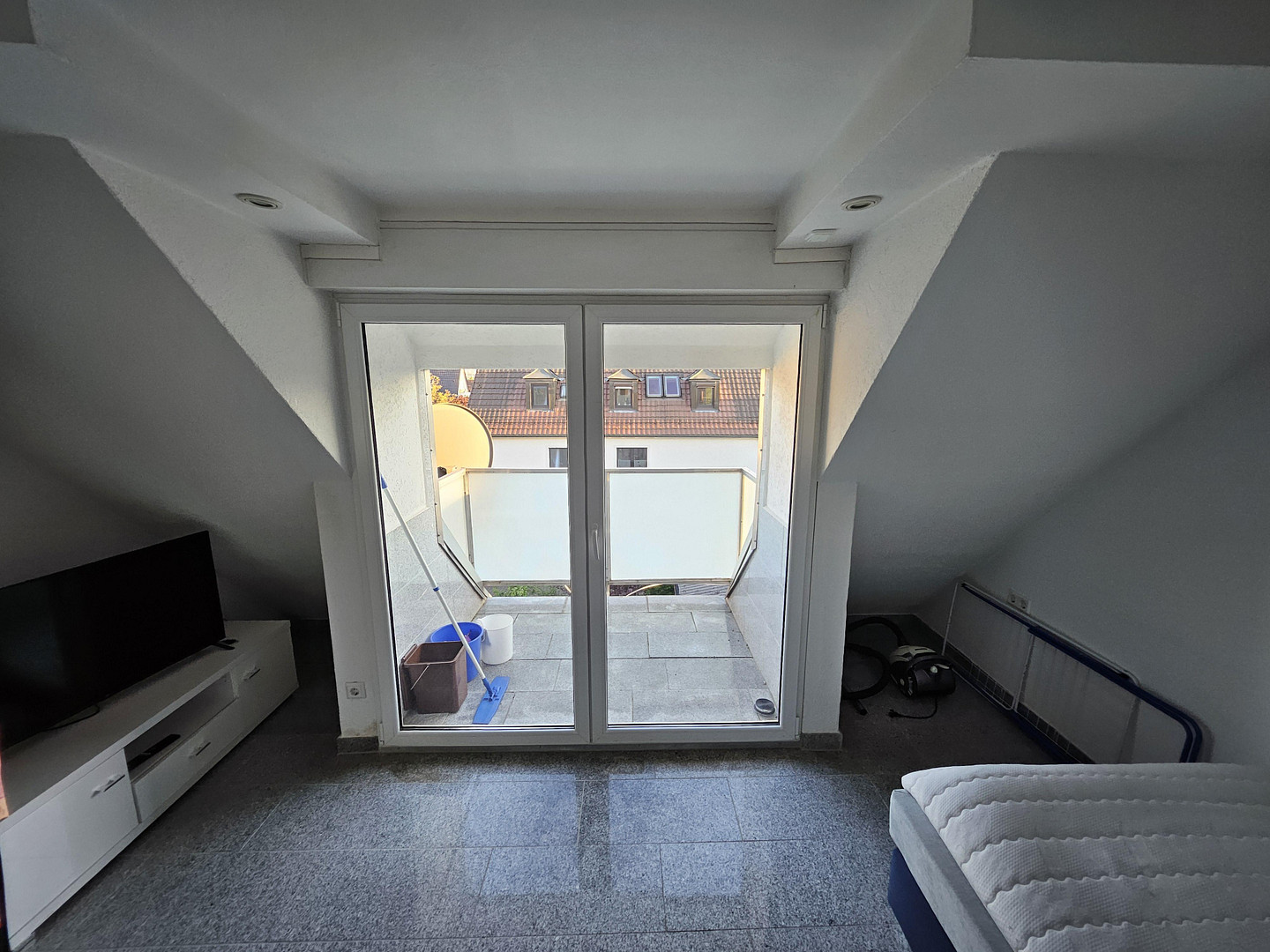 Einziehen & Loslegen: Helles, voll möbliertes City-Appartement inkl. Internet & Balkon