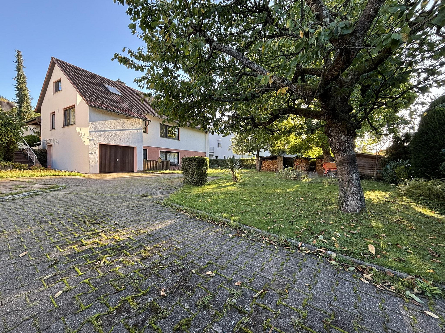 Familienfreundlich großzügig wohnen in begehrter Ortsrandlage mit viel Potential und Charme – Böblingen – Vorschaubild 3