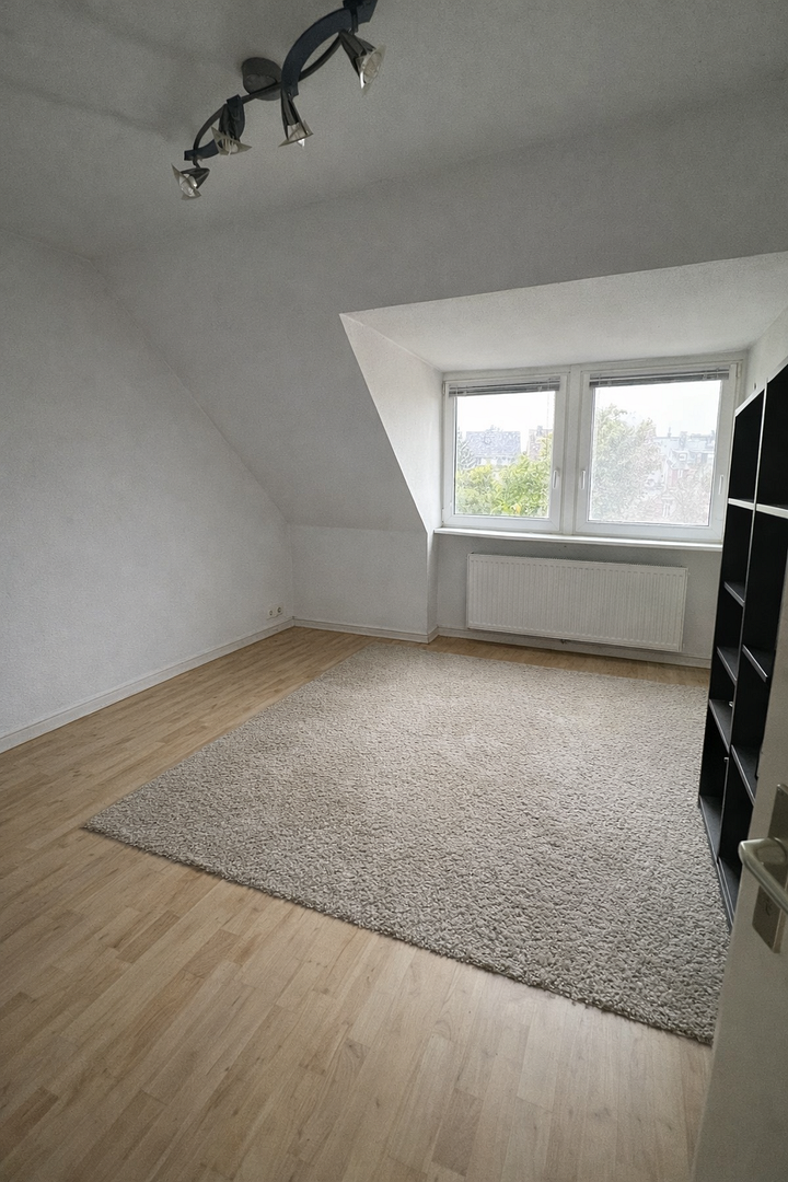 Schöne Dachgeschosswohnung mit 2-Zimmern in zentraler Wohnlage von Hamm