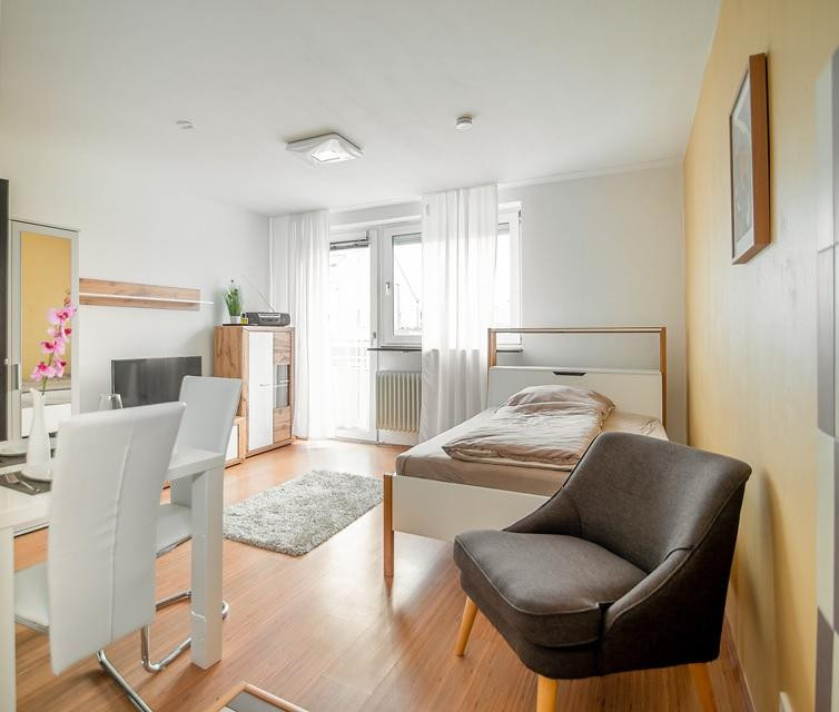 Traumhafte, möblierte 1-Zi Wohnung mit Balkon & WiFi in der Nürnberger Innenstadt – Nürnberg(Galgenhof) – Vorschaubild 2