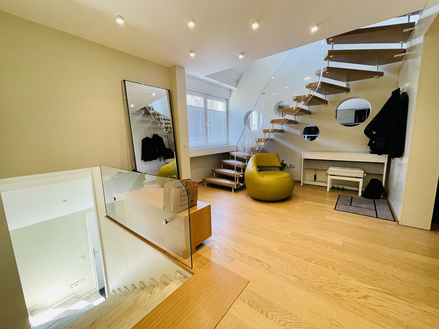 Designer Maisonette-Wohnung nähe Zoopark mit Blick ins Grüne, Fussbodenheizung, Kamin, Terrasse – Düsseldorf(Düsseltal) – Vorschaubild 11