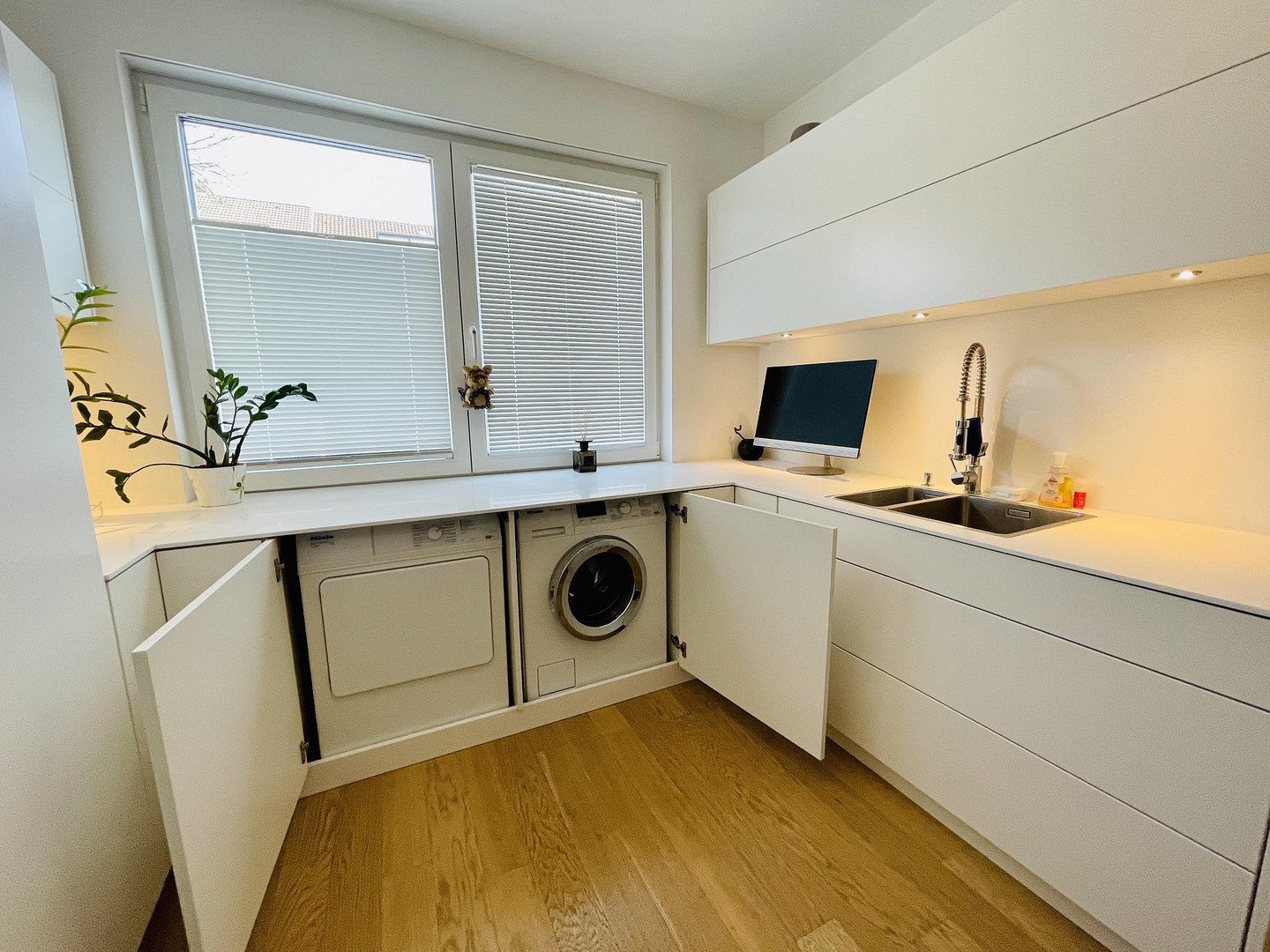 Designer Maisonette-Wohnung nähe Zoopark mit Blick ins Grüne, Fussbodenheizung, Kamin, Terrasse – Düsseldorf(Düsseltal) – Vorschaubild 8